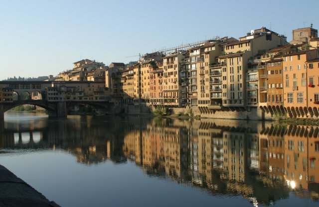 Arno River with the Ponte Vecchio in Firenze